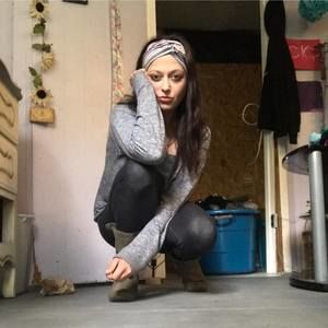 Meet your Posher, Chrystal